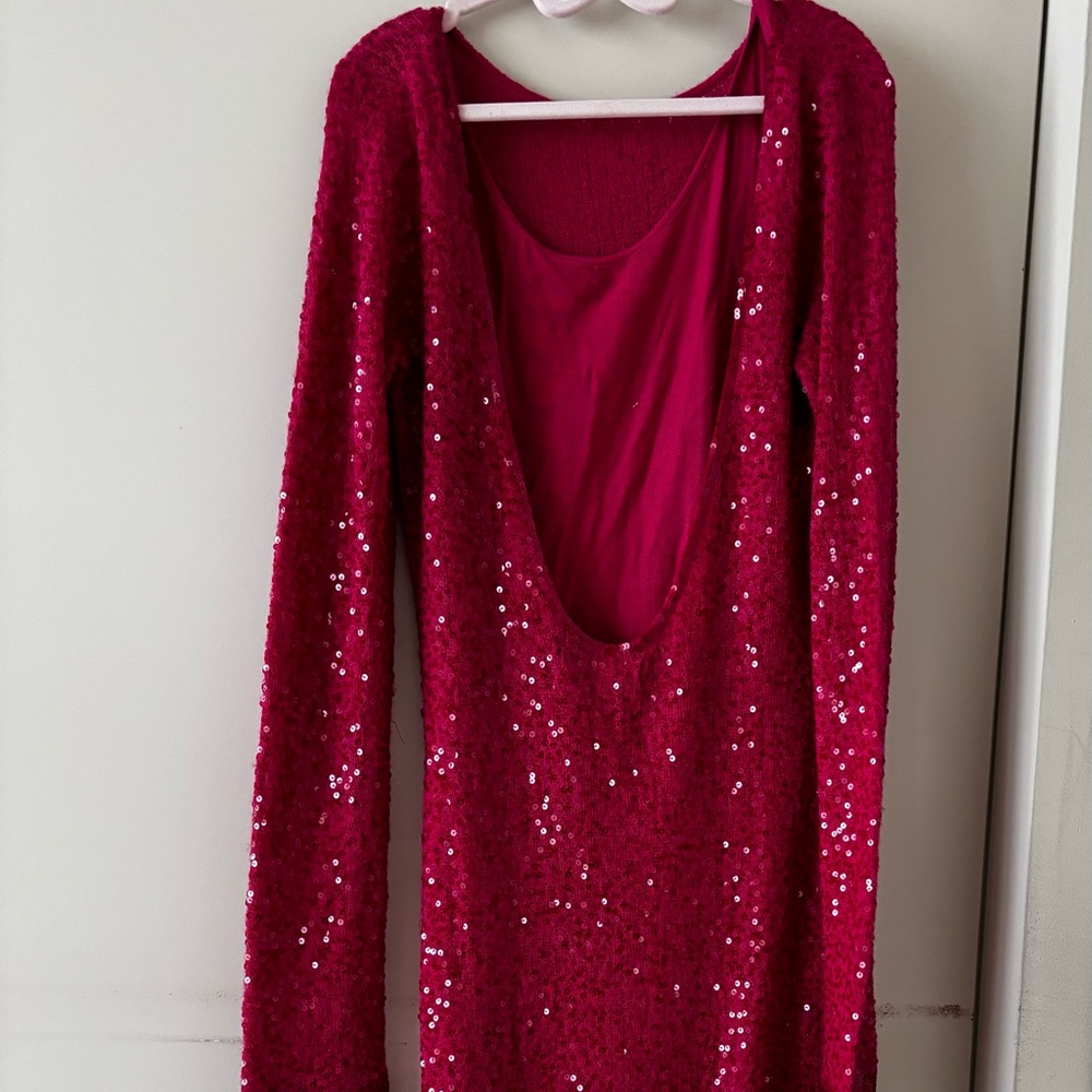 Backless, cashmere, red with sequins evening dress by Donna Karan. - Picture 4 of 6